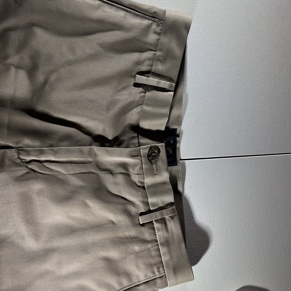 Dockers men’s khaki pants 30x32 - Picture 2 of 4